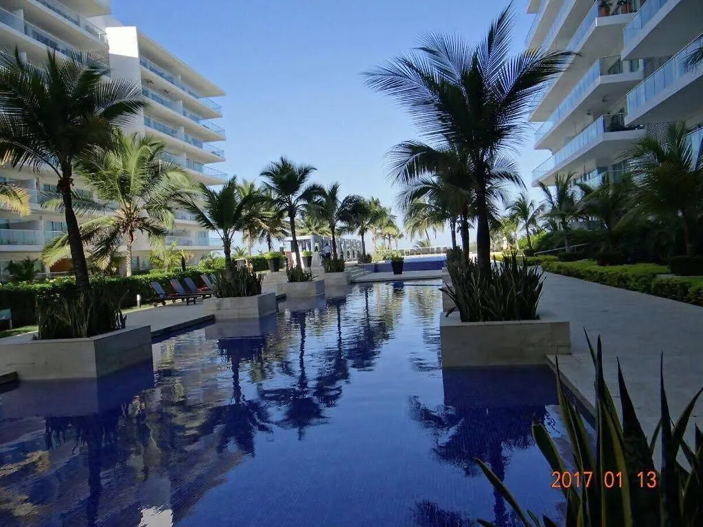 Apartamento En Cartagena Primera Linea De Playa Morros Epic 0*,  Colombia