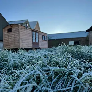 The Shepherds Retreat - Luxury Glamping Patrington