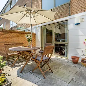 10 Summerhouse Mews York